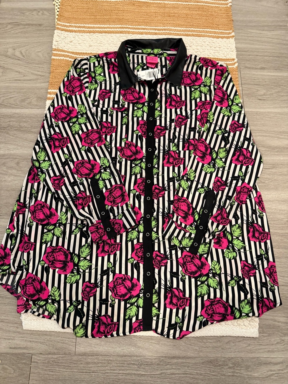 NWT!! torrid x Betsey Johnson Black & Hot Pink Floral Striped Shirt